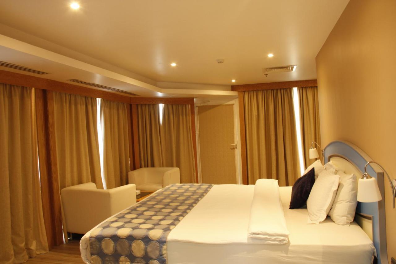 C 3* Manama