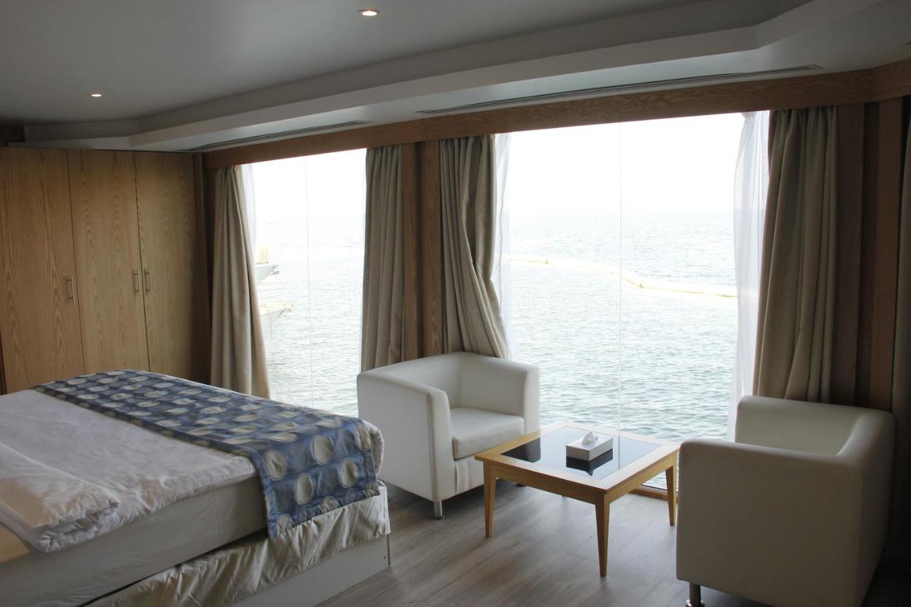 C 3* Manama